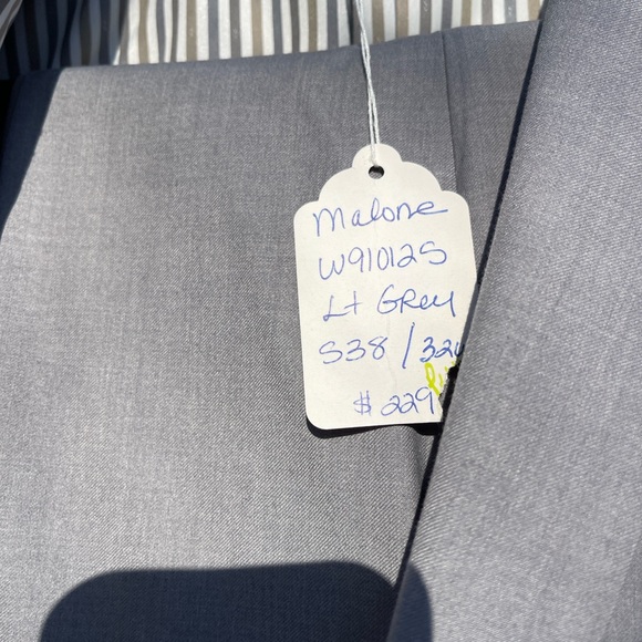 Men’s grey suits - Picture 5 of 6